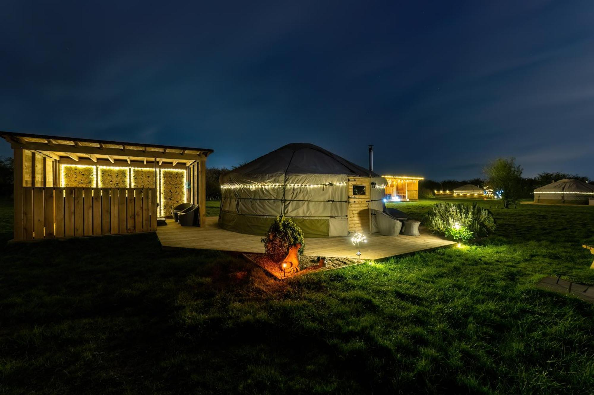 Lincoln Yurts 호텔 외부 사진